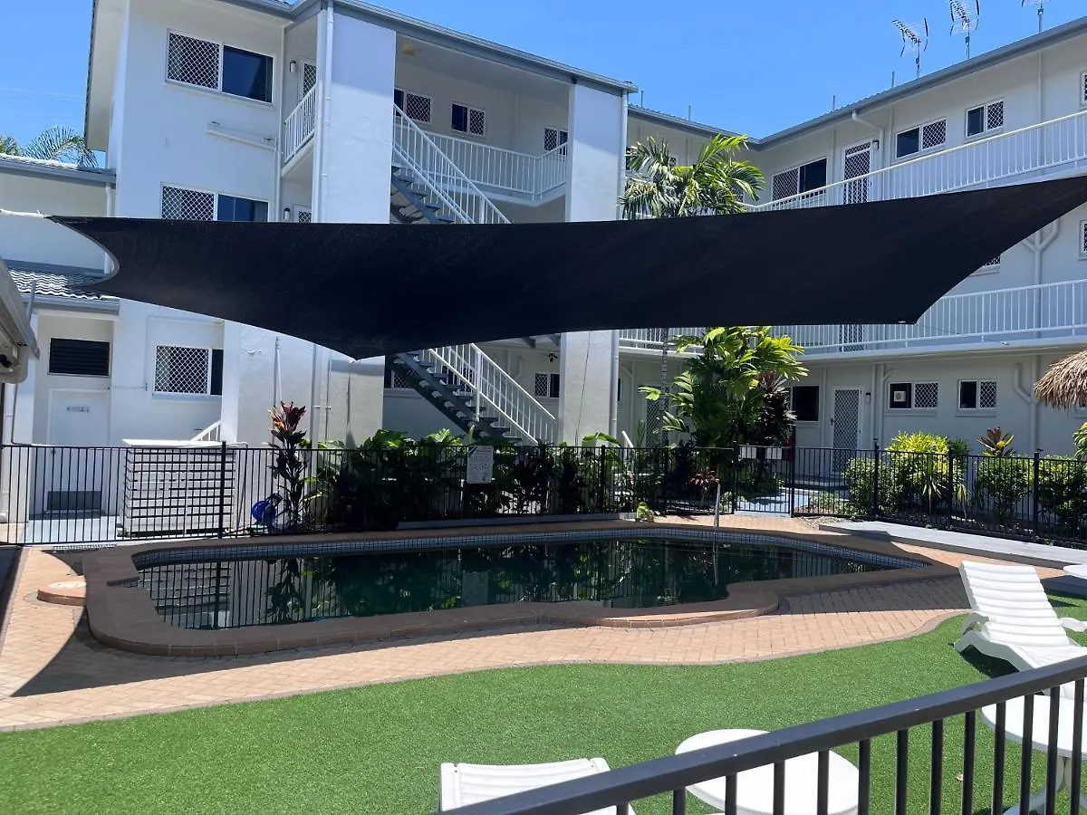 Cocos Holiday Apartments Trinity Beach